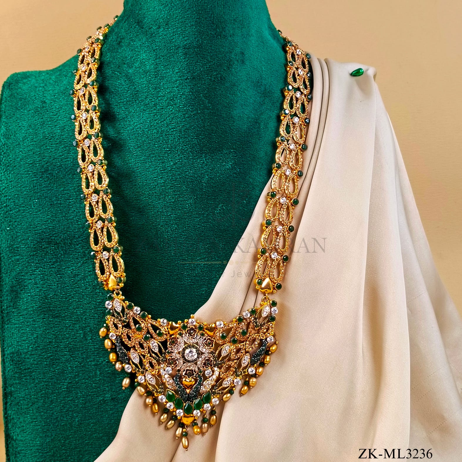 EMERALD LONG MALA