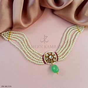 EMERALD CHOKER