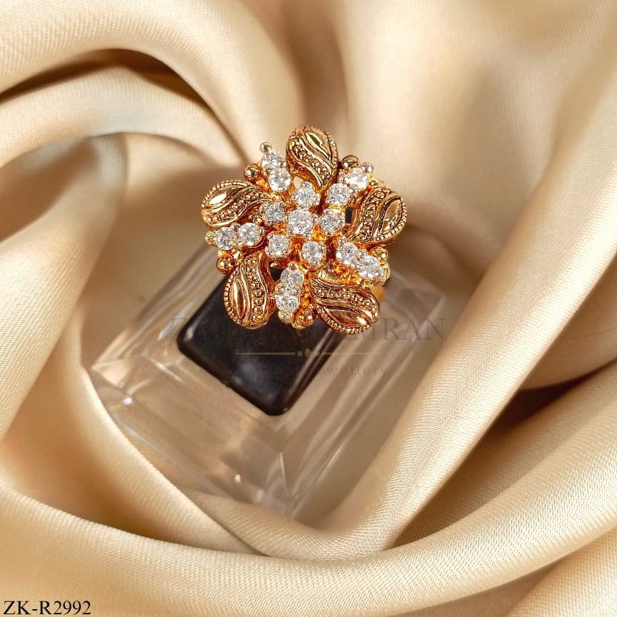ZIRCONIAN RING
