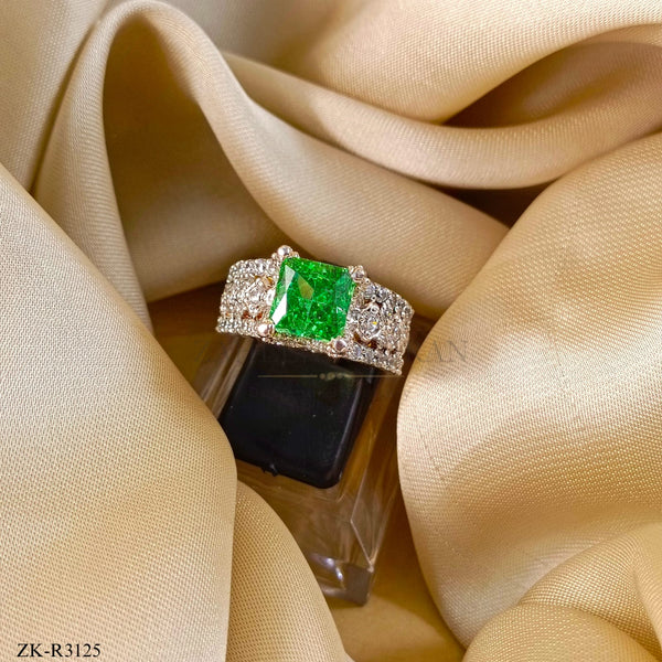 EMERALD RING