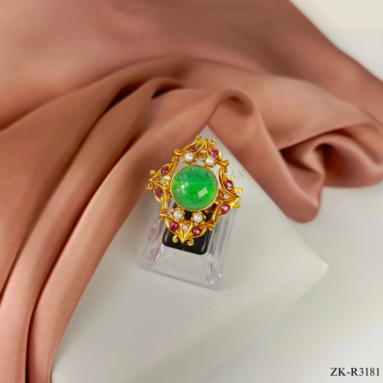 PERIDOT STONE RING
