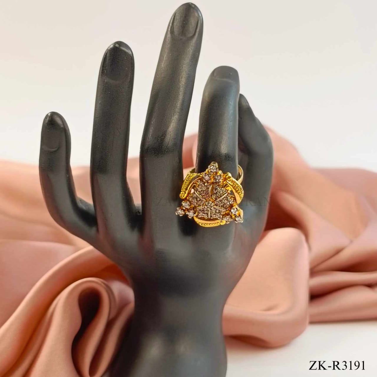 ZIRCONIAN RING
