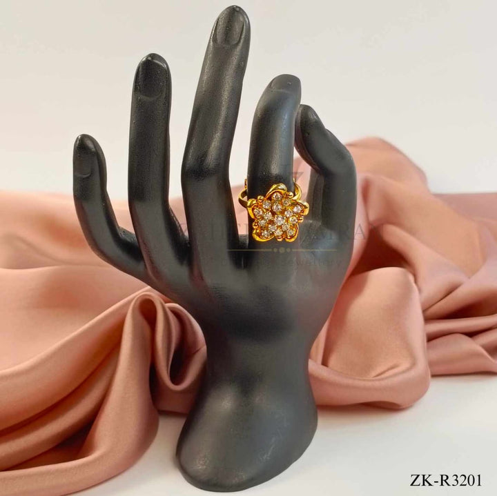 ZIRCONIAN RING