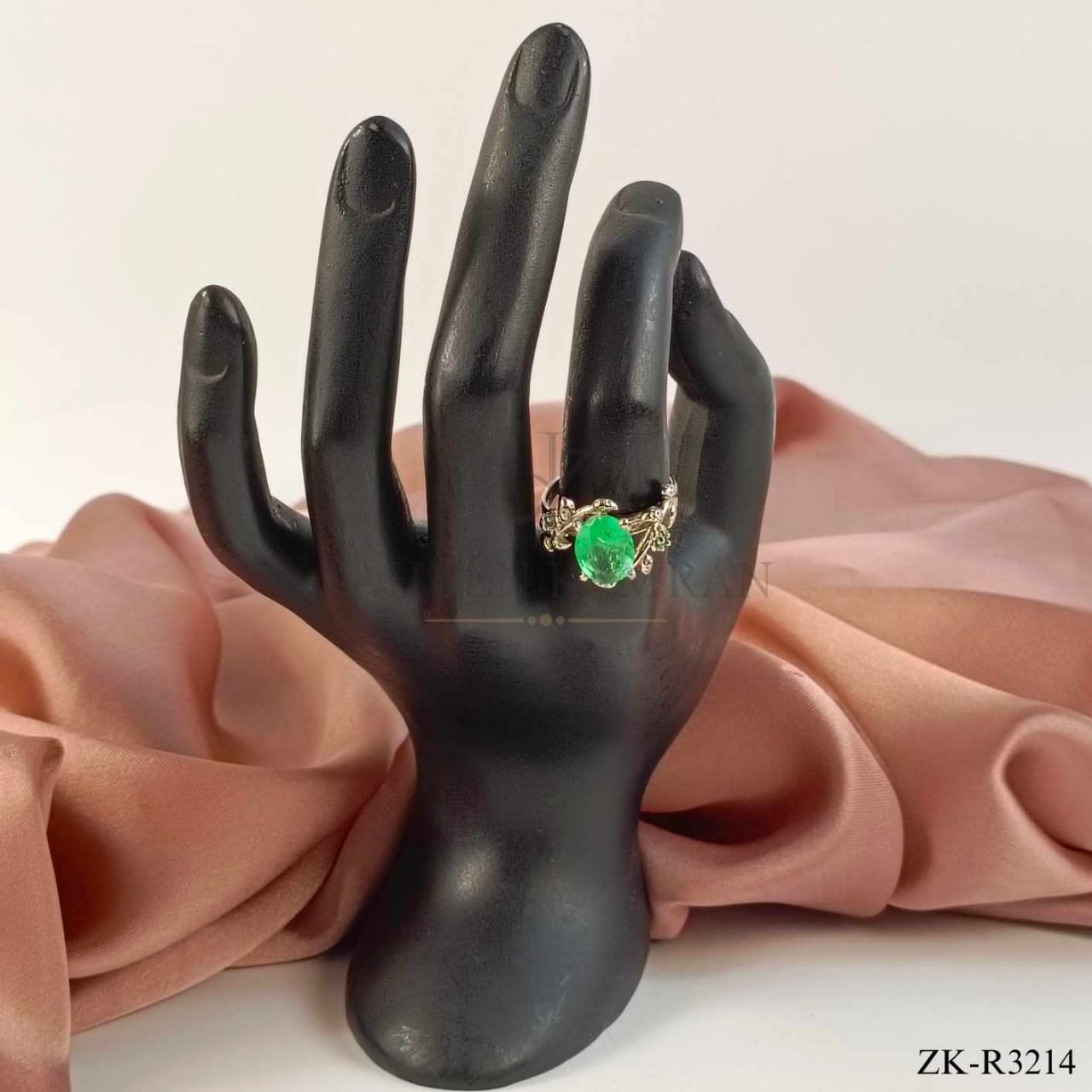 EMERALD RING