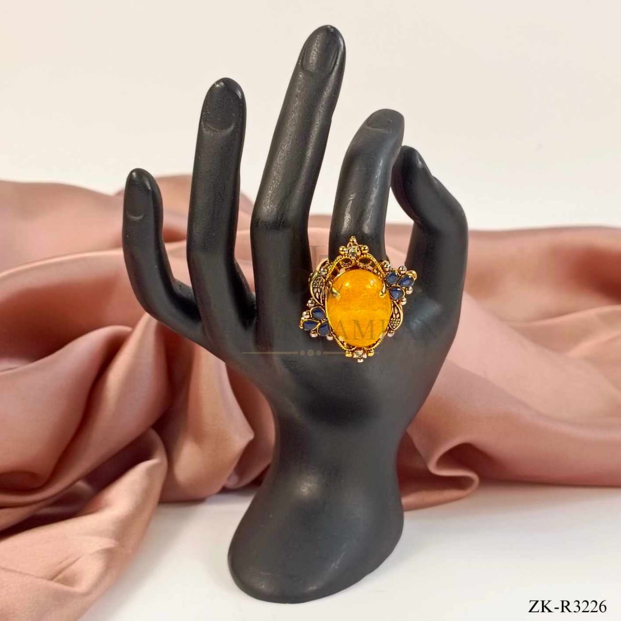 YELLOW JADE RING