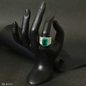 EMERALD RING