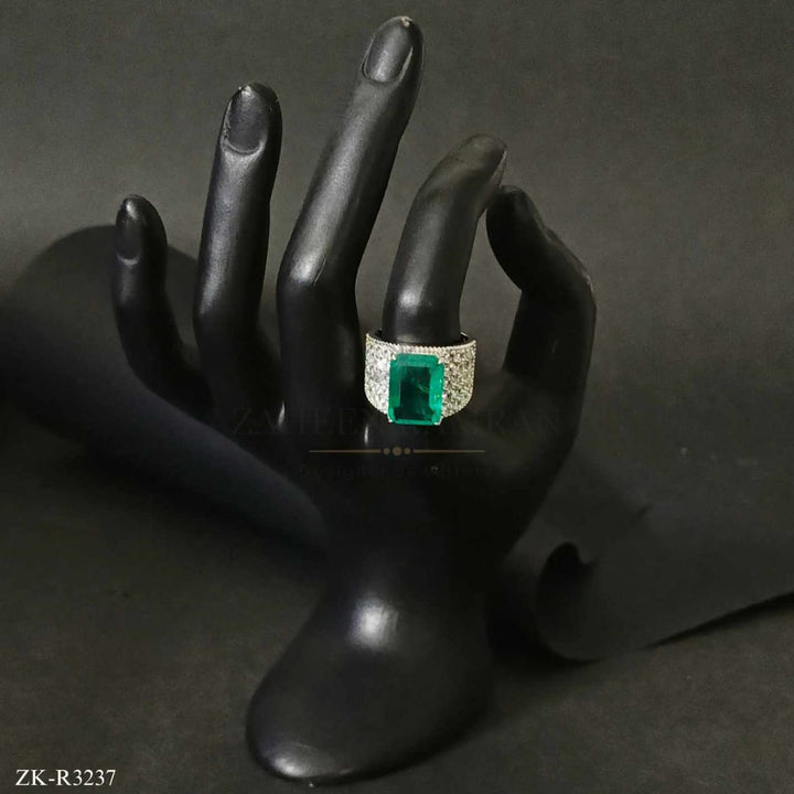 EMERALD RING