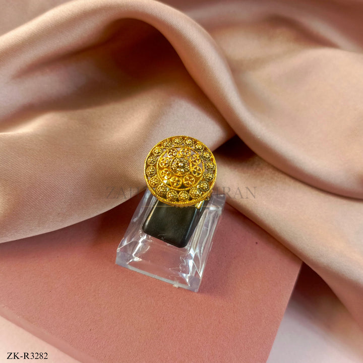 ANTIQUE RING