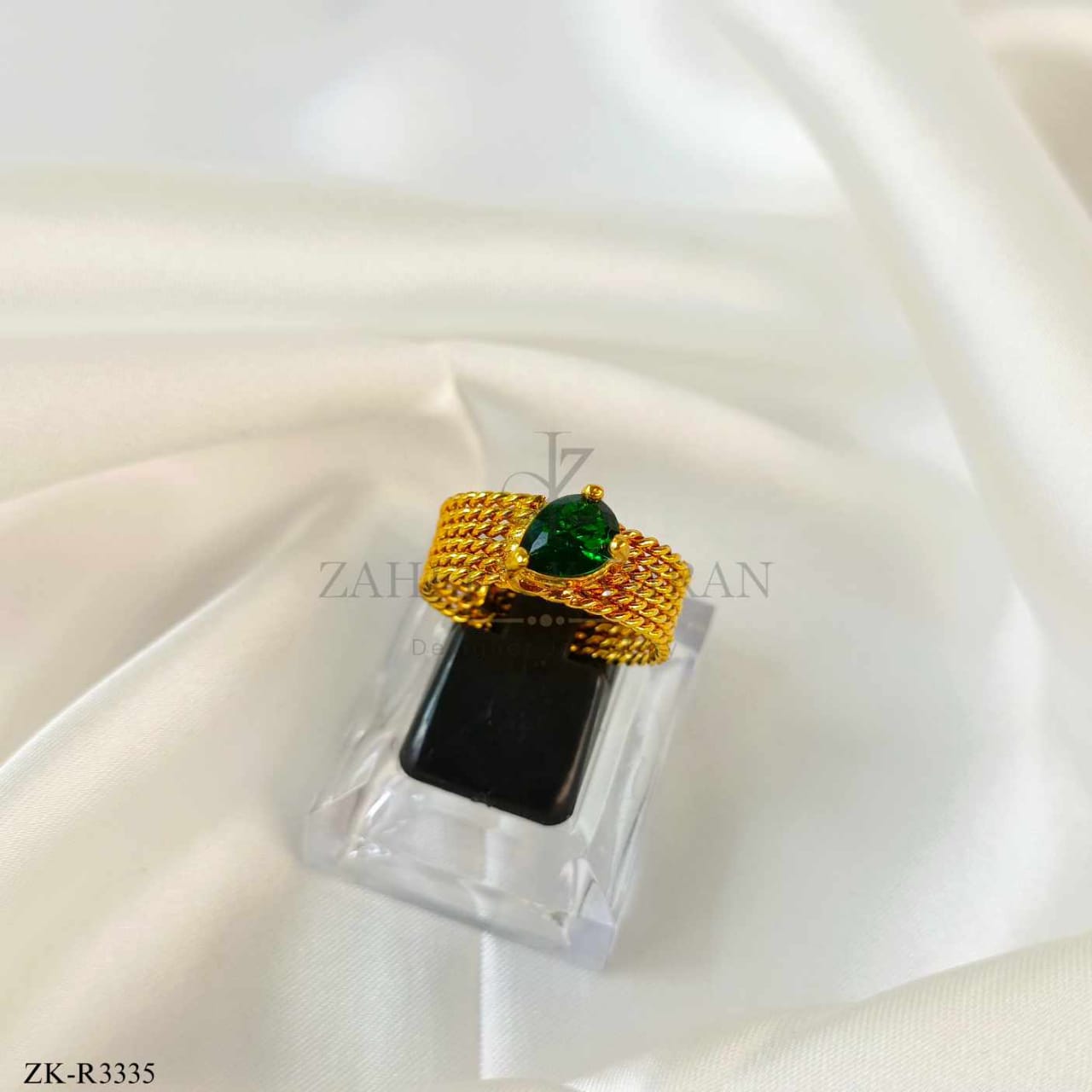 EMERALD RING