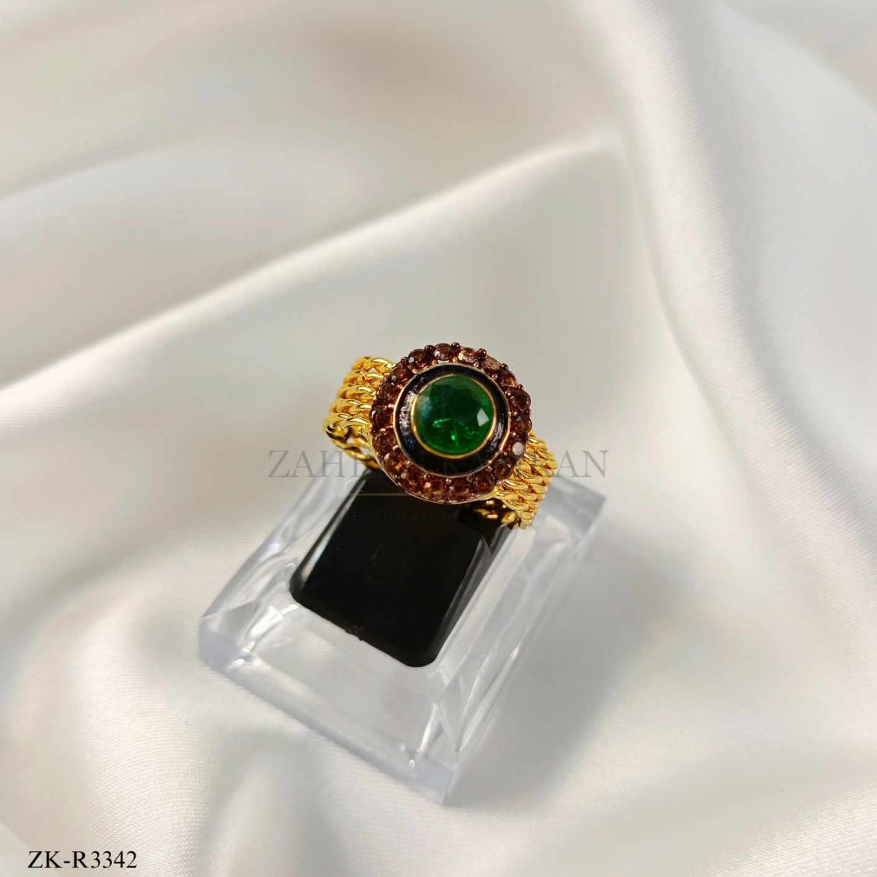 EMERALD RING