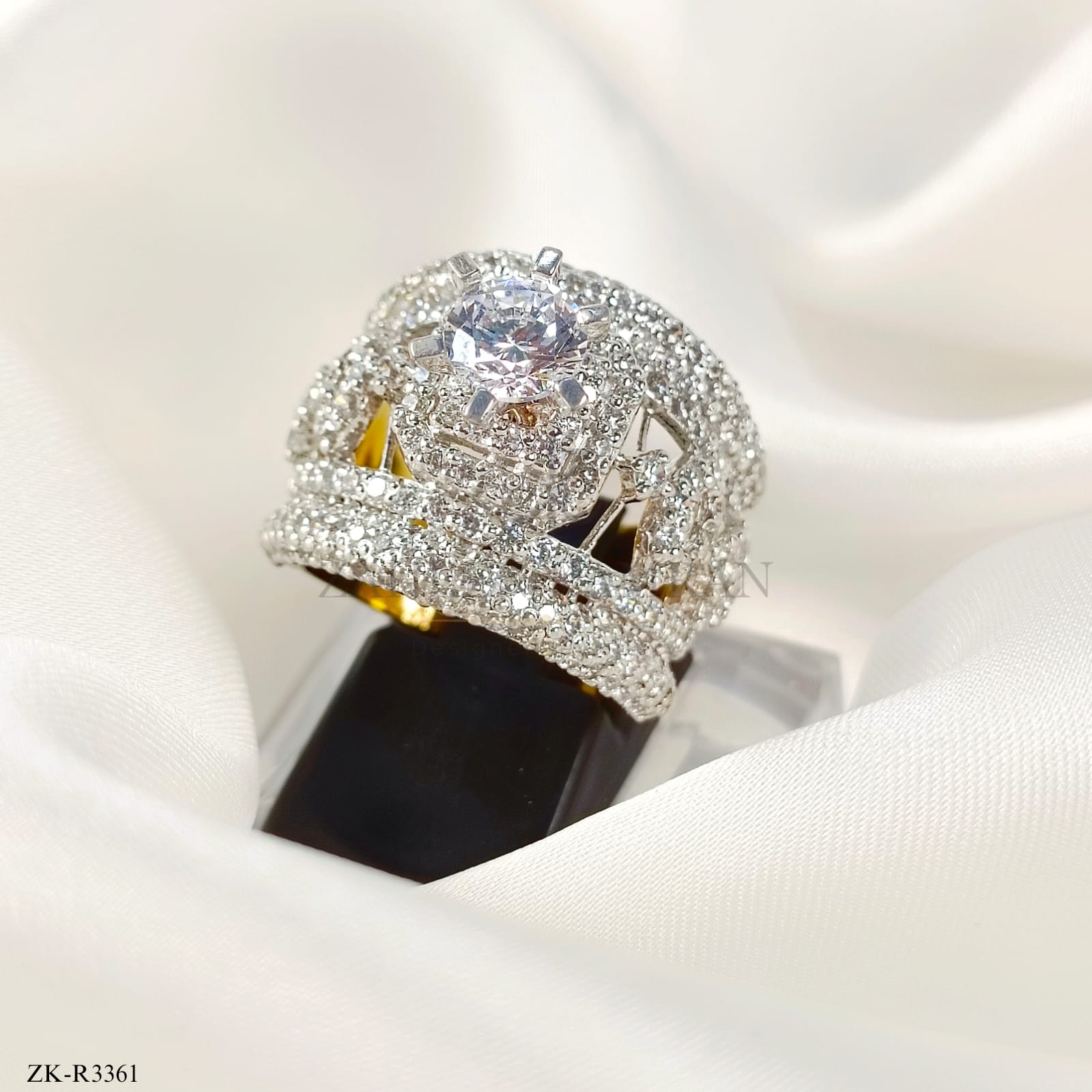 925 ZIRCONIAN SILVER RING