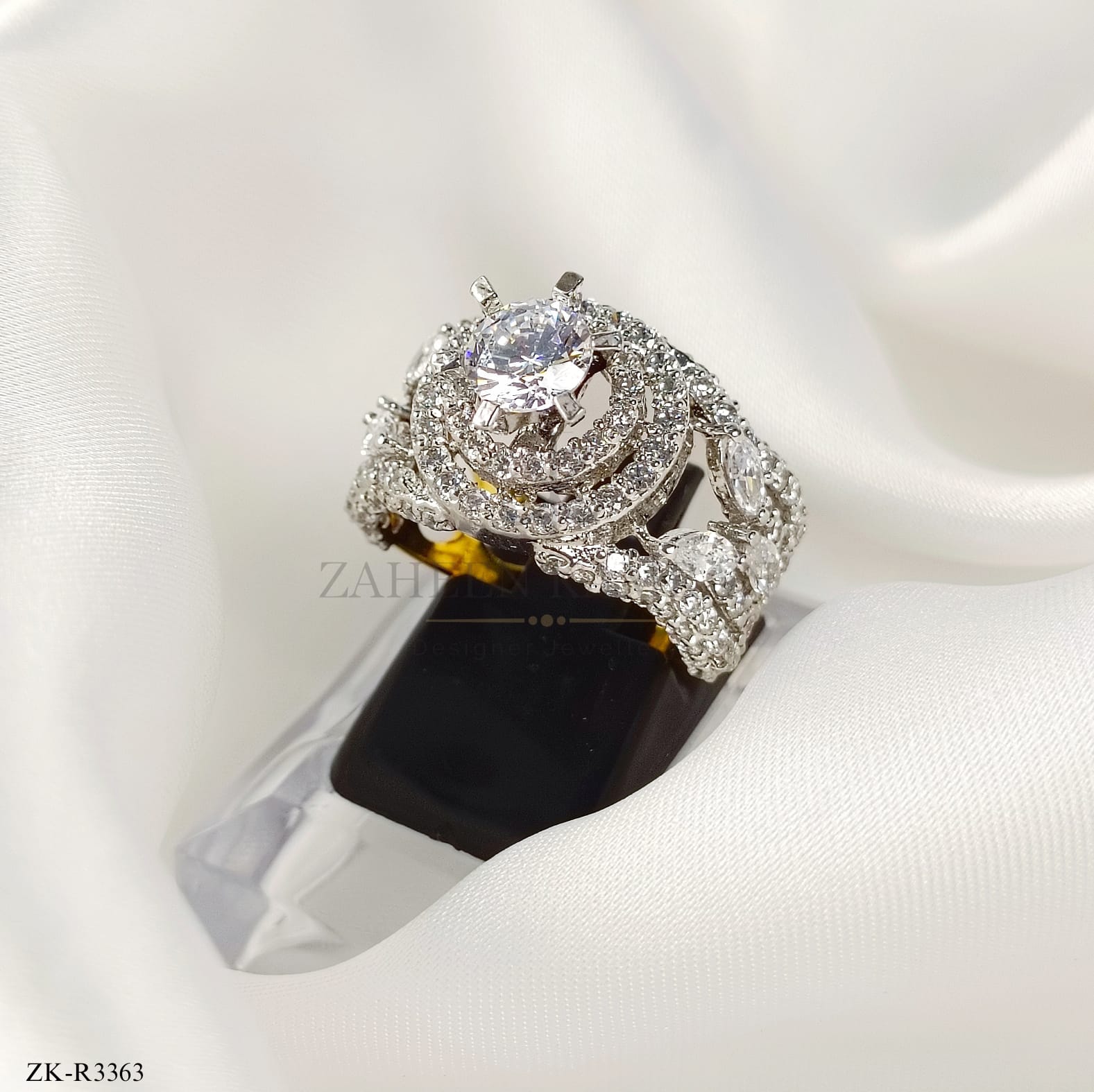 925 ZIRCONIAN SILVER RING