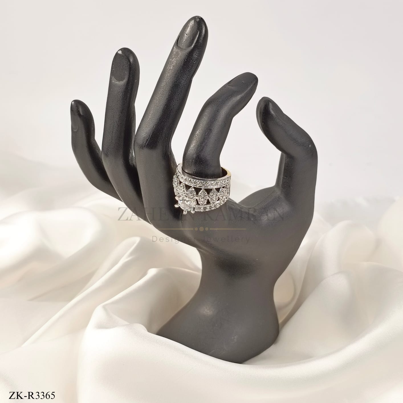 925 ZIRCONIAN SILVER RING