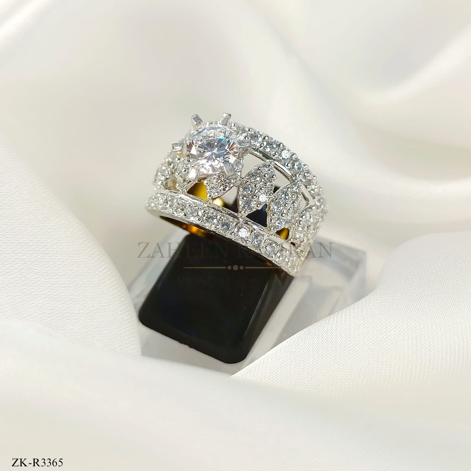 925 ZIRCONIAN SILVER RING