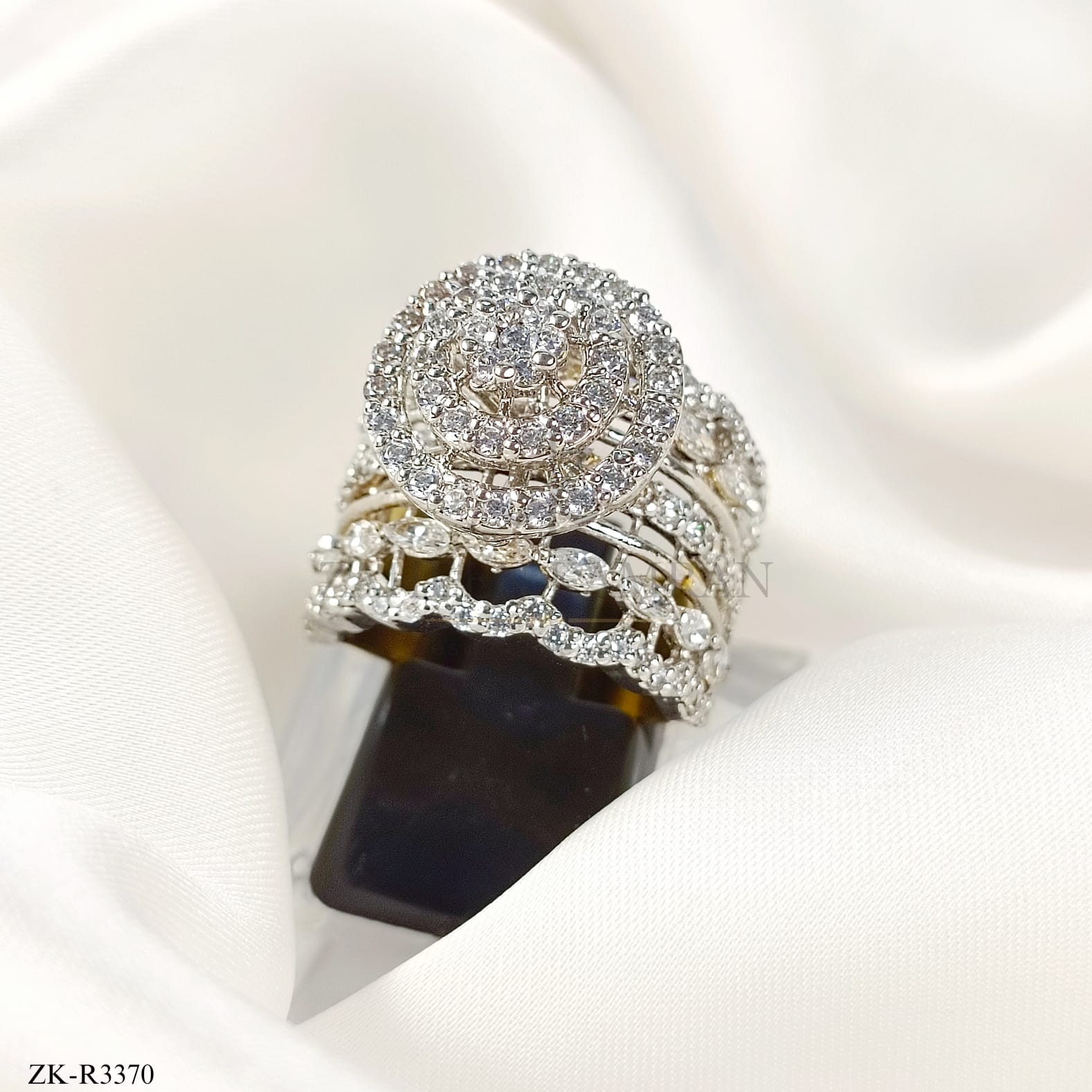 925 ZIRCONIAN SILVER RING