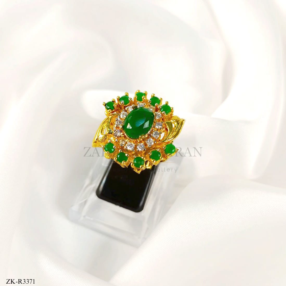 EMERALD RING