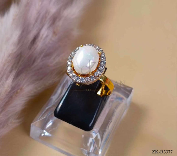 WHITE OPAL RING