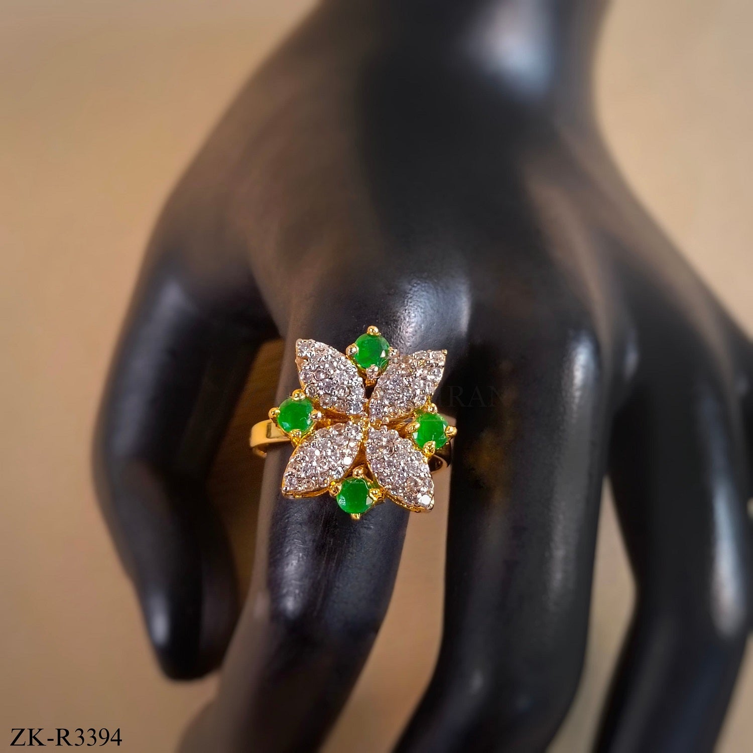 EMERALD RING
